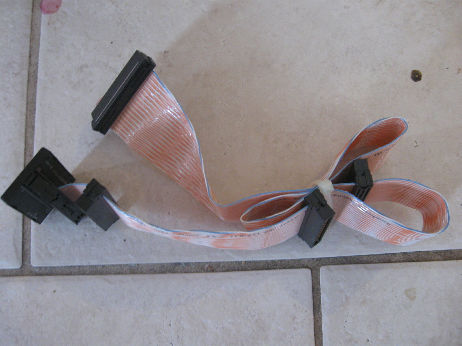 NEW Amphenol Spectra Strip w/ Terminator Scsi Cable Connection AWM