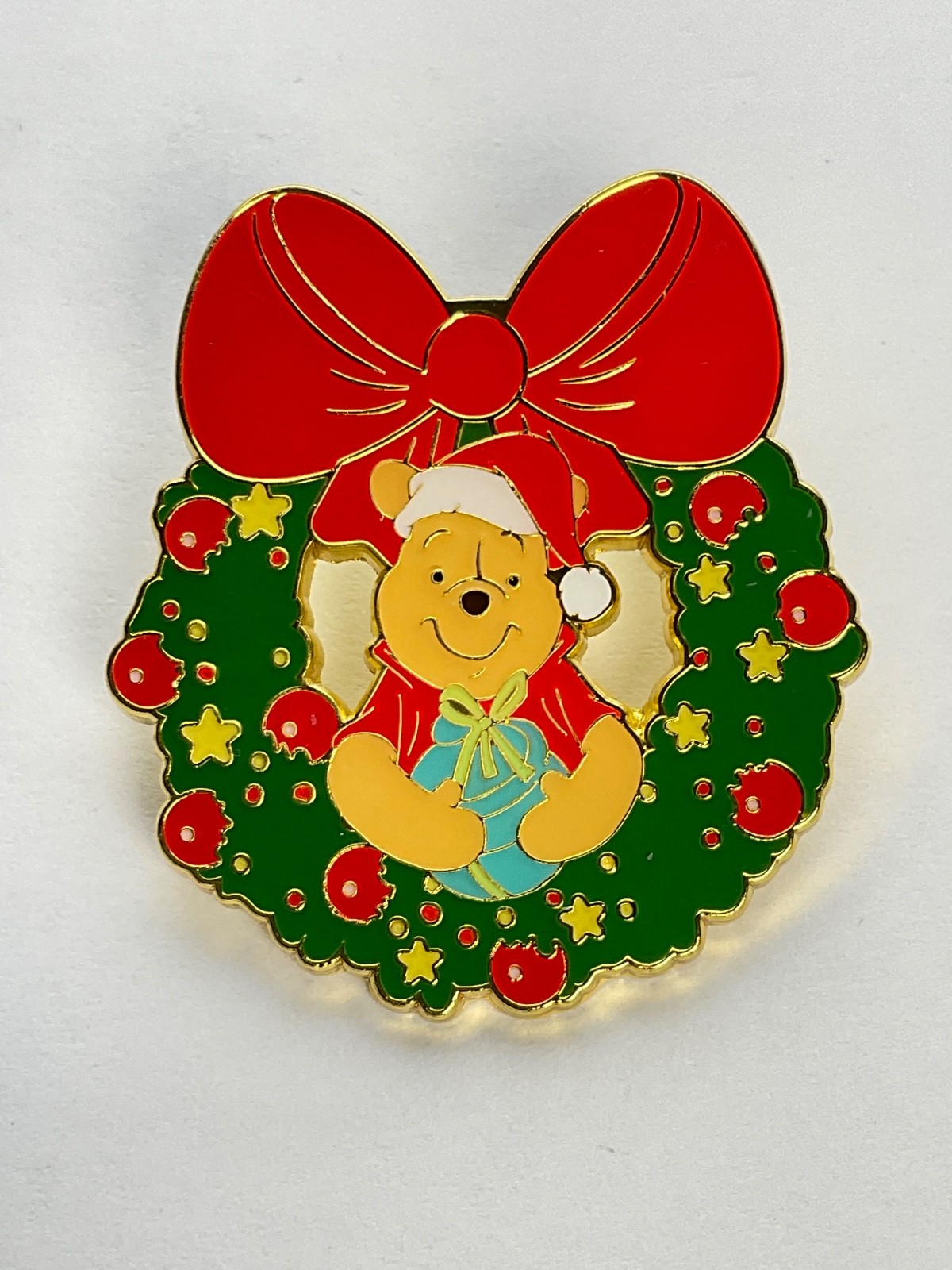 Disney Loungefly Winnie the Pooh Christmas Holiday Wreath Pin H3