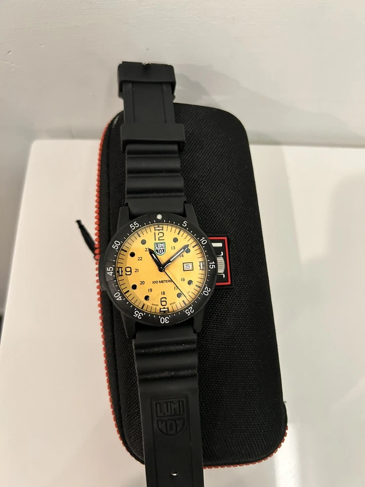 Reloj Luminox Sea Bass para hombre esfera amarilla correa de goma - X2.2005 Foto 4 de 4