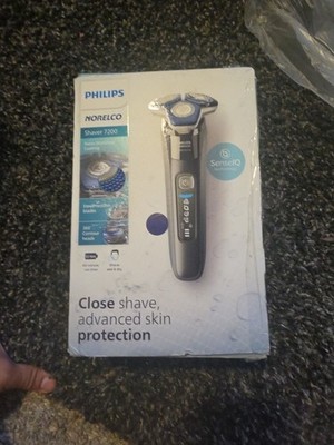 Philips Norelco Shaver 7200 Series 7000-Nano Skin Glide -S7887/82 * Open Box