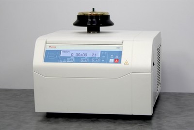 Thermo Scientific Sorvall ST8R Benchtop Centrifuge with MicroClick 24x2 mL Rotor