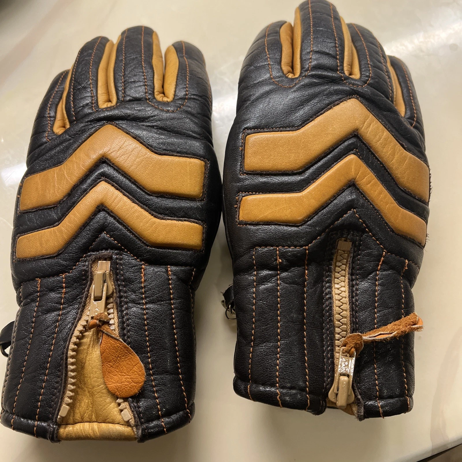 Aris Leather Men’s Black Orange Gloves Chevron 1960’s S Very Fun Vintage UI