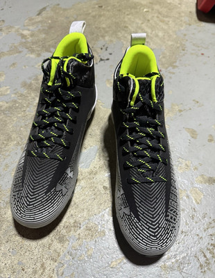  Football Season almost here, Brand NEW! Under Armour Cleats Black size 9 D Med