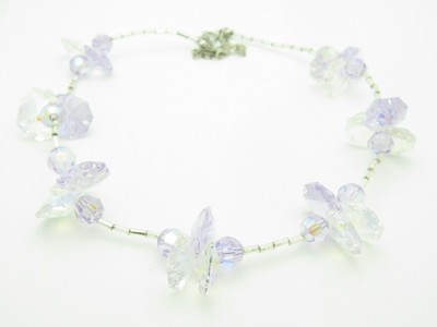 Unikat einer von einer Art handgefertigt Halsreif hellviolett Kristall Spitze Muster