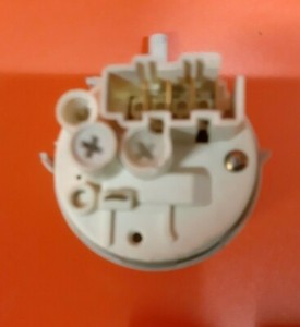 Waschmaschine INDESIT W143S UK Druckschalter