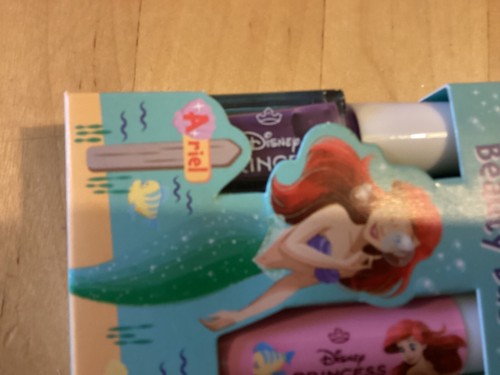 NEU UND VERPACKT neu versiegelt offizieller Disney Prinzessin Arielle Schönheit Duo Lippenbalsam Nagellack - Bild 3 von 4