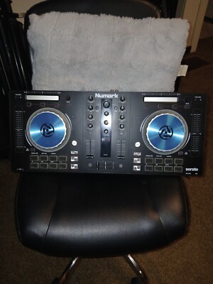 Numark Mixtrack Pro 3 DJ Controller