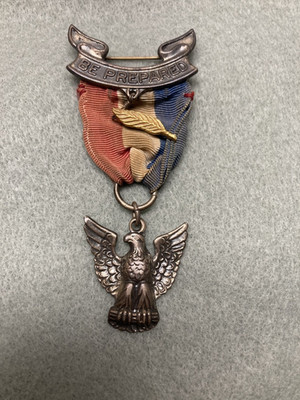 (jab-50)   Boy Scouts - vintage Eagle Scout medal as found