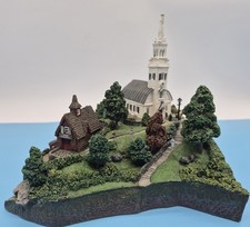 Z Gauge Scale Coastal Cliffside Model Village Railway Locomotive Train Diorama