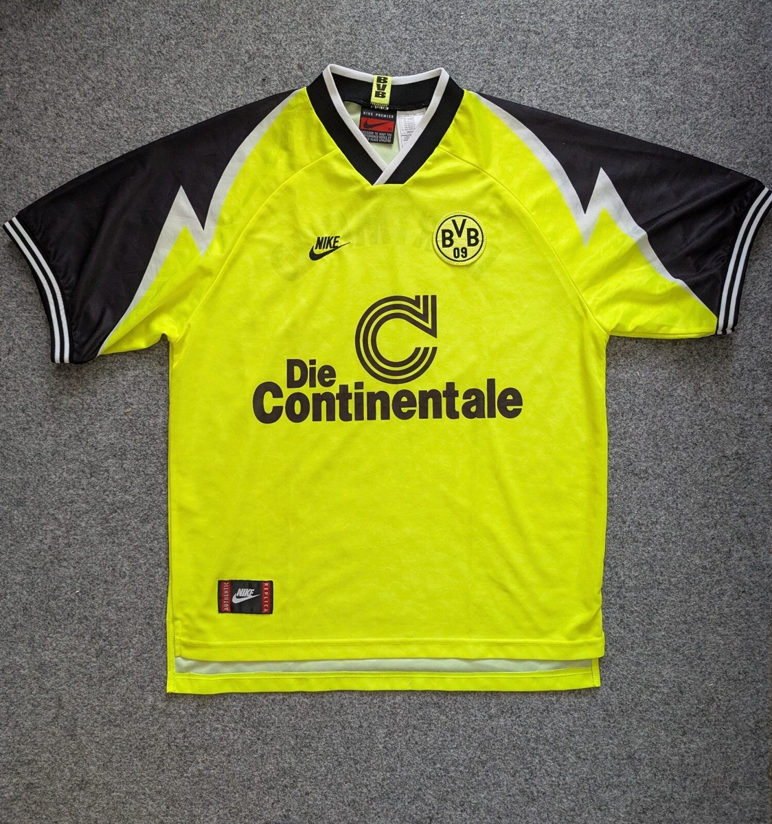 ウェア NIKE BVB 09 Dortmund Jersey Shirt L Nike Borussia Dortmund BVB 09 1995-96 Vintage Home Football Shirt
