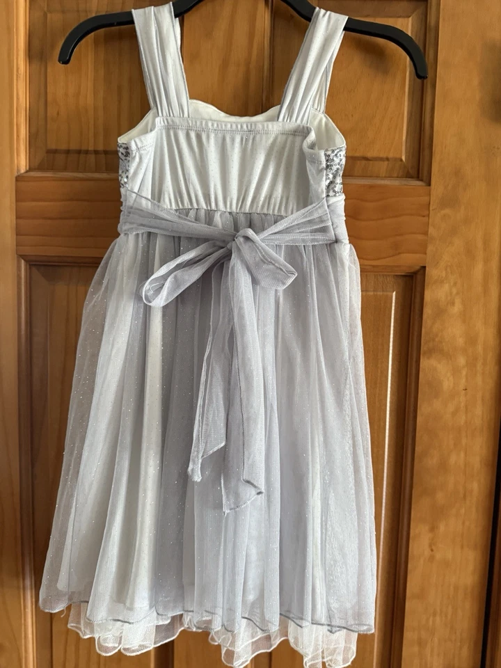 My Michelle Niñas Talla 8 Niñas, Gris y Blanco Lazo en la Espalda Foto 2 de 2