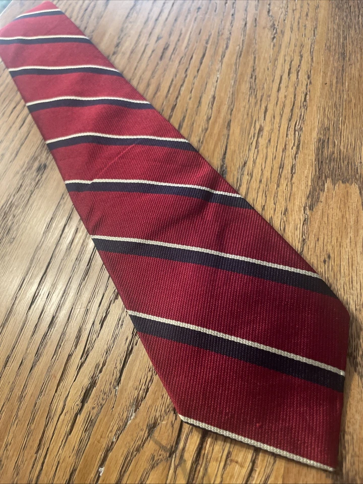 Corbata de seda vintage usada en excelente estado Marshall Field’s Repp para hombre a rayas regimiento EE. UU. Foto 2 de 4