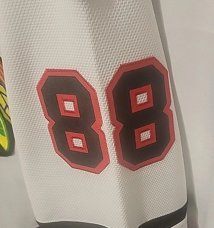 REEBOK NHL CHICAGO BLACKHAWKS PATRICK KANE # 88 CLÁSICO DE INVIERNO 2015 PARA HOMBRE XXl 2x Foto 4 de 4