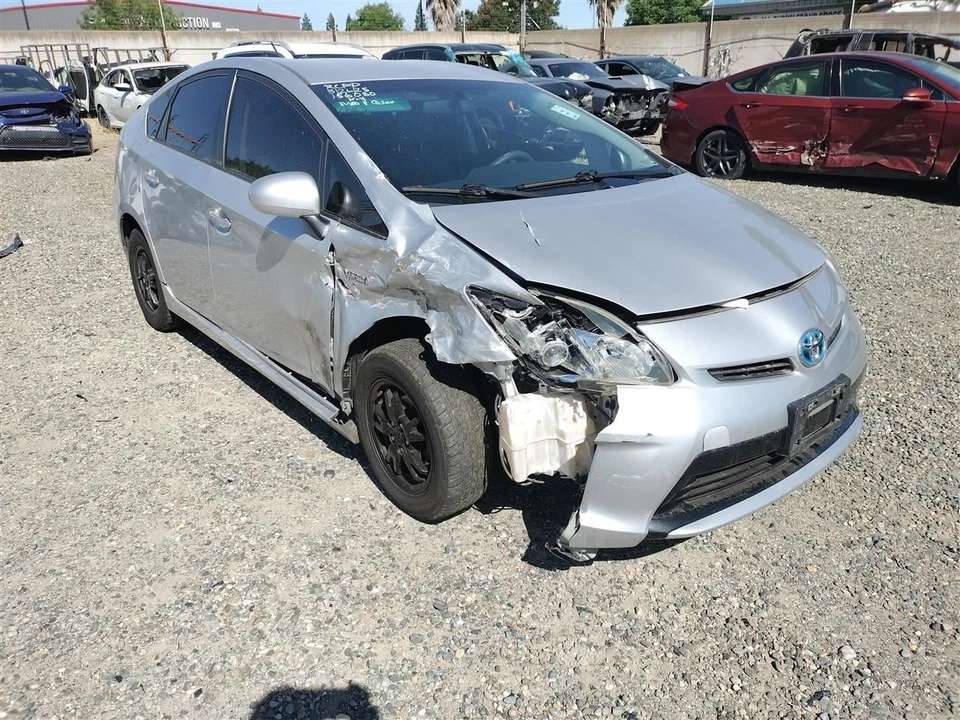 手套盒 2014 丰田普锐斯 — 第 3/4 张图片