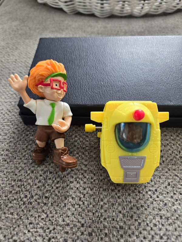 Burger King Kid's Club IQ Boy In Space Ship Wind Up 1997 w Boy Figure