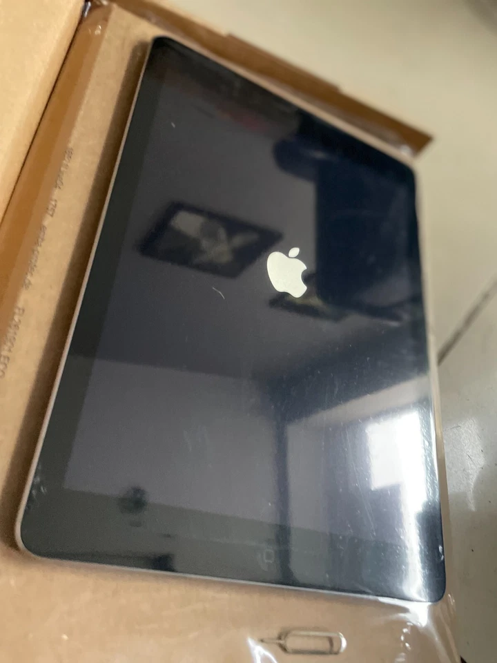 Apple iPad (1st generation) · 32GB · Cellular, Foto 2 von 5
