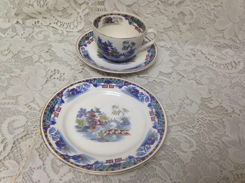 Vintage, England, Parrot Patern,Gaudy Blue Willow Trio Cup, Saucer n Breadplate - Picture 3 of 6