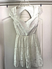 NEW!   BEAUTIFUL TRIXXI LACE OVERLAY WHITE DRESS!    SZ 3    NWOT!