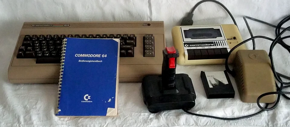 🕹️ Commodore C64 + Netzteil + Joystick + Datassette + Bedienerhandb. + DIG DUG