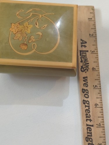 Caja de música vintage de madera con incrustaciones florales hecha en Italia romance pies de metal "Marea baja" - Imagen 5 de 9