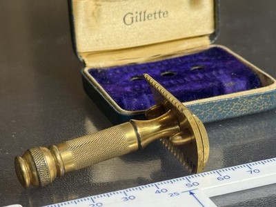 Vintage Gillette Old Type Safety Razor Gold Tone Ball End - Made in USA mit Etui