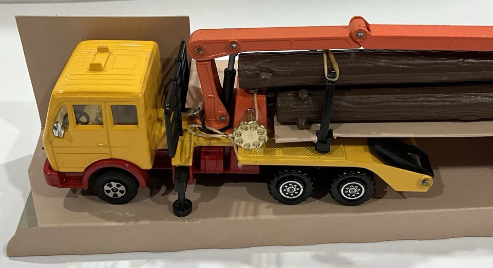 1982 Matchbox Lesney SuperKings Log Transporter K-43 - Image 3 of 4