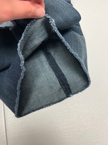 Pantaloncini Bremuda American Eagle Cut-Off Taglia 4 Donna Super Elasticizzati Lavaggio Scuro 29" - Foto 7 di 11