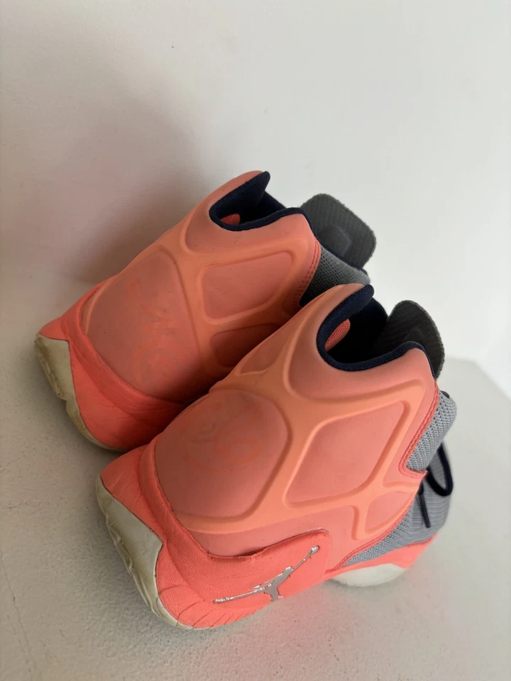 Nike Air Jordan Melo M12 Tenis Gris Melocotón Zapatos de Baloncesto Para hombres Talla 12” Foto 4 de 4