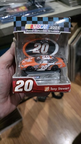 2004 Tony Stewart Signature Mount datiert Sammlerstück Ornament Nascar #20 🏁 - Bild 1 von 6
