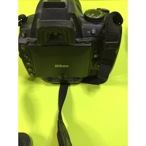Nikon D5000 W/ 2 Kit Lenses and Accessories - Picture 8 of 12