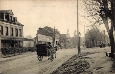 CPA L'Aigle Laigle Orne, Place de la Gare - 4754744