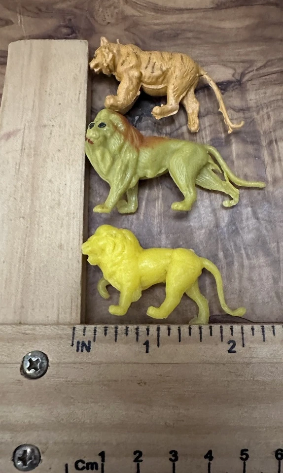 Lot Of 15 Vintage Plastic Animal Figures Lions Tiger Rhino Plus - Image 4 of 4