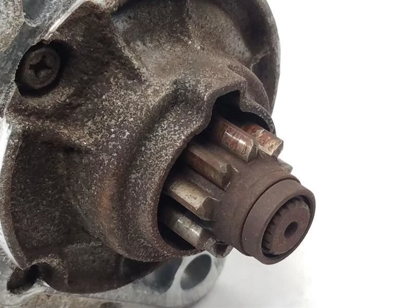 1998-04 Subaru Legacy (2.5L / AT) Starter Motor  - Image 3 of 4
