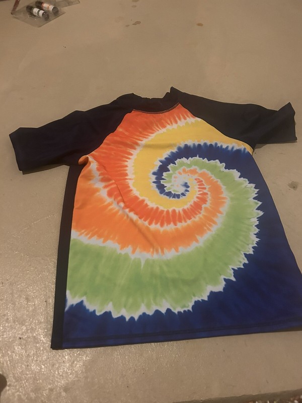 Kids lands end tie-dye T-shirt size 8small brand new never used dry fit