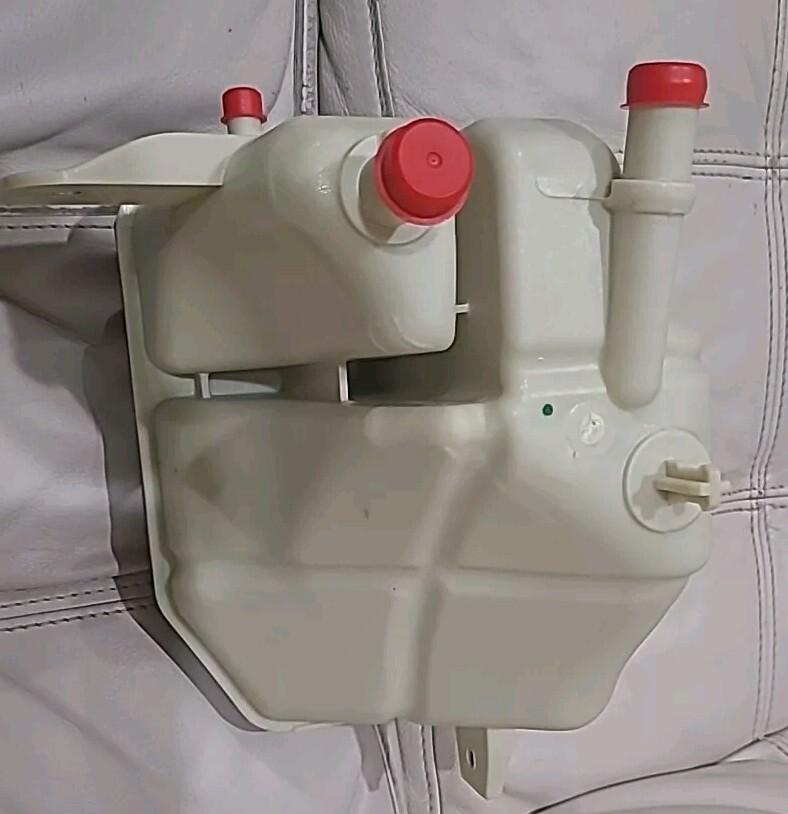 Genuine Maserati Ghibli Quattroporte & Levante Expansion Tank Assembly 670031651