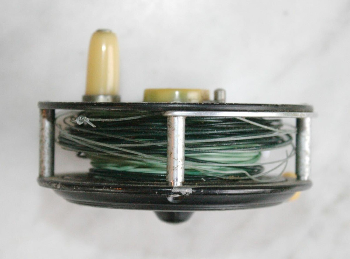 Vintage PFLUEGER MEDALIST by Shakespeare Fly Fishing Reel 1494 CJ