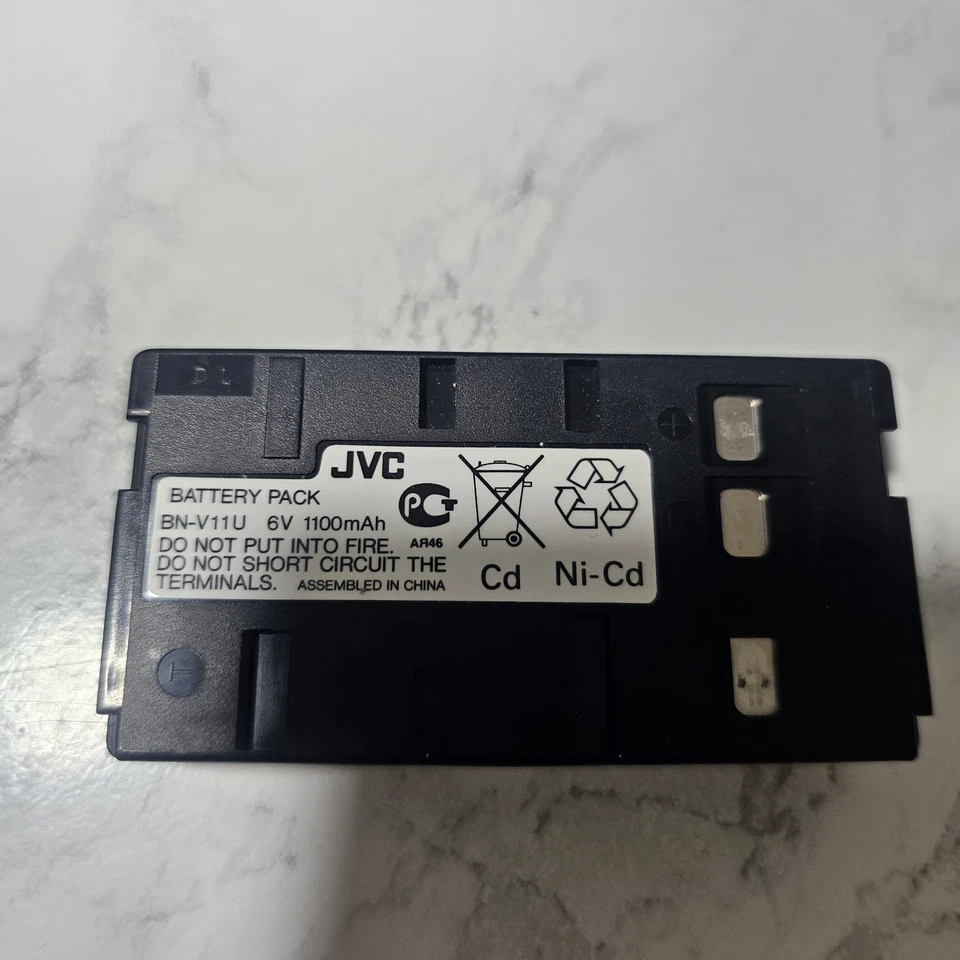 JVC GR-FX11EK Compact VHS Vintage Camcorder 50X Zoom NOT TESTED - Image 3 of 4