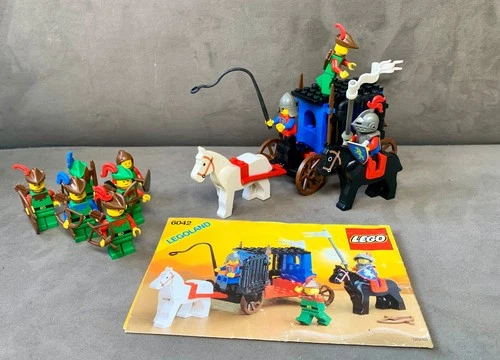 Lego 6042 Castle Crusaders Dungeon Hunters + 6 x Forestman Robin Hood Figures