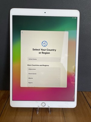 Apple iPad Pro 10.5  64GB Wi-Fi A1701 Gold Tablet iPadOS Tested Reset