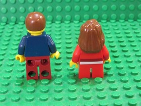 Lot of 2 Lego minifigs Decorating the Tree Christmas Holiday Winter 40058 M34