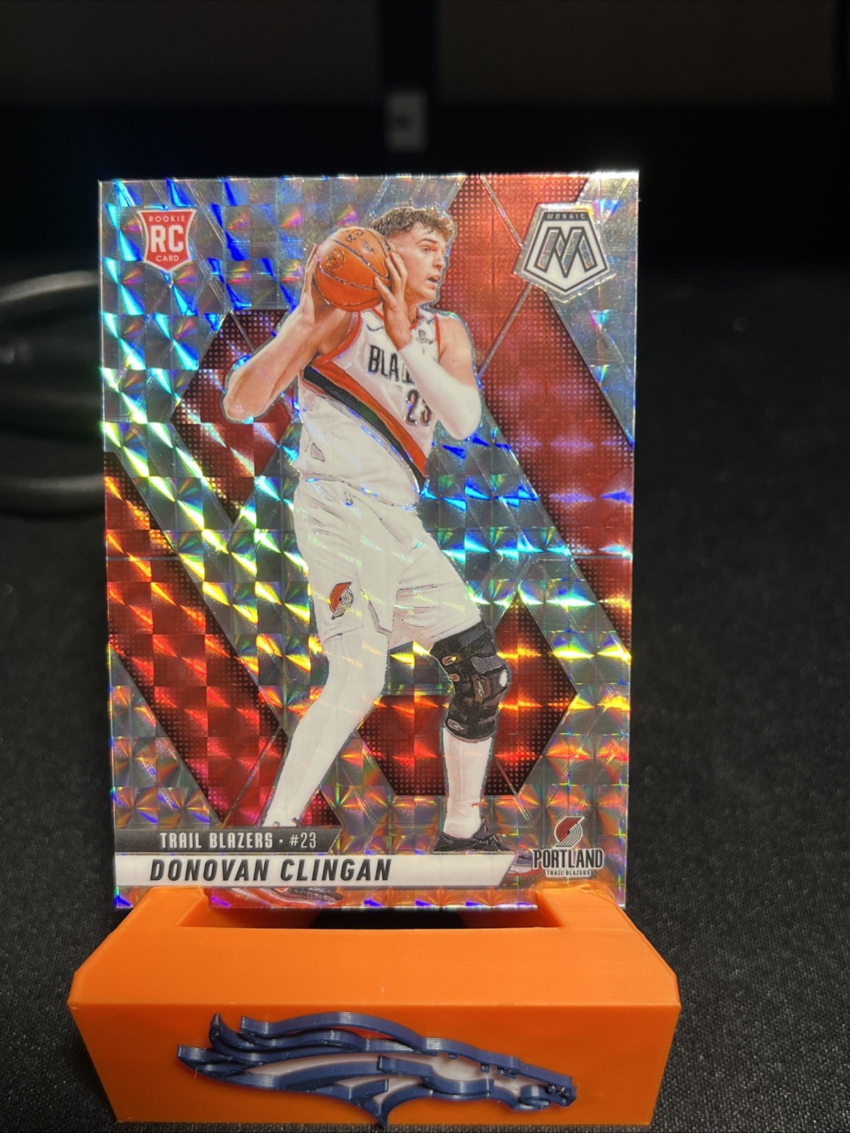 2024-25 Panini Mosaic - Rookies Donovan Clingan #246 Silver Prizm (RC)