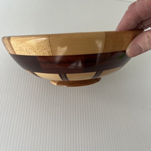 Beautiful Hand Turned Segmented Wooden Bowl Signed Phil 8.5 x 3 in Handcrafted - Picture 8 of 19