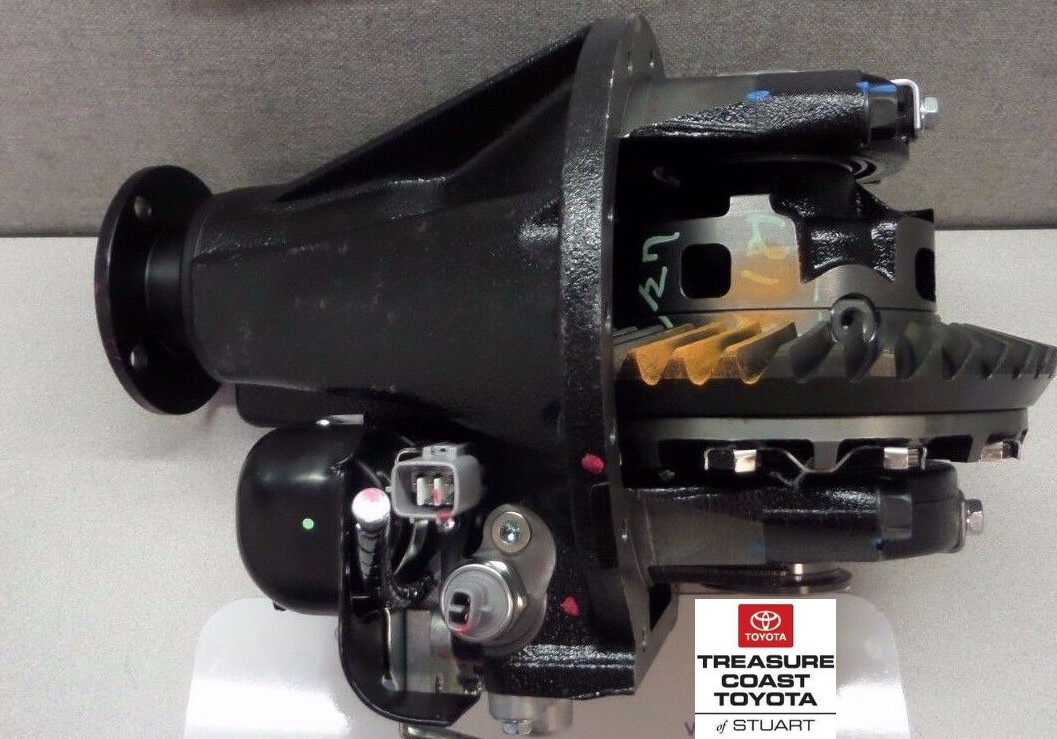 NEW OEM TOYOTA FJ CRUISER EARLY 07 REAR DIFF ASSEMBLY 41:11
