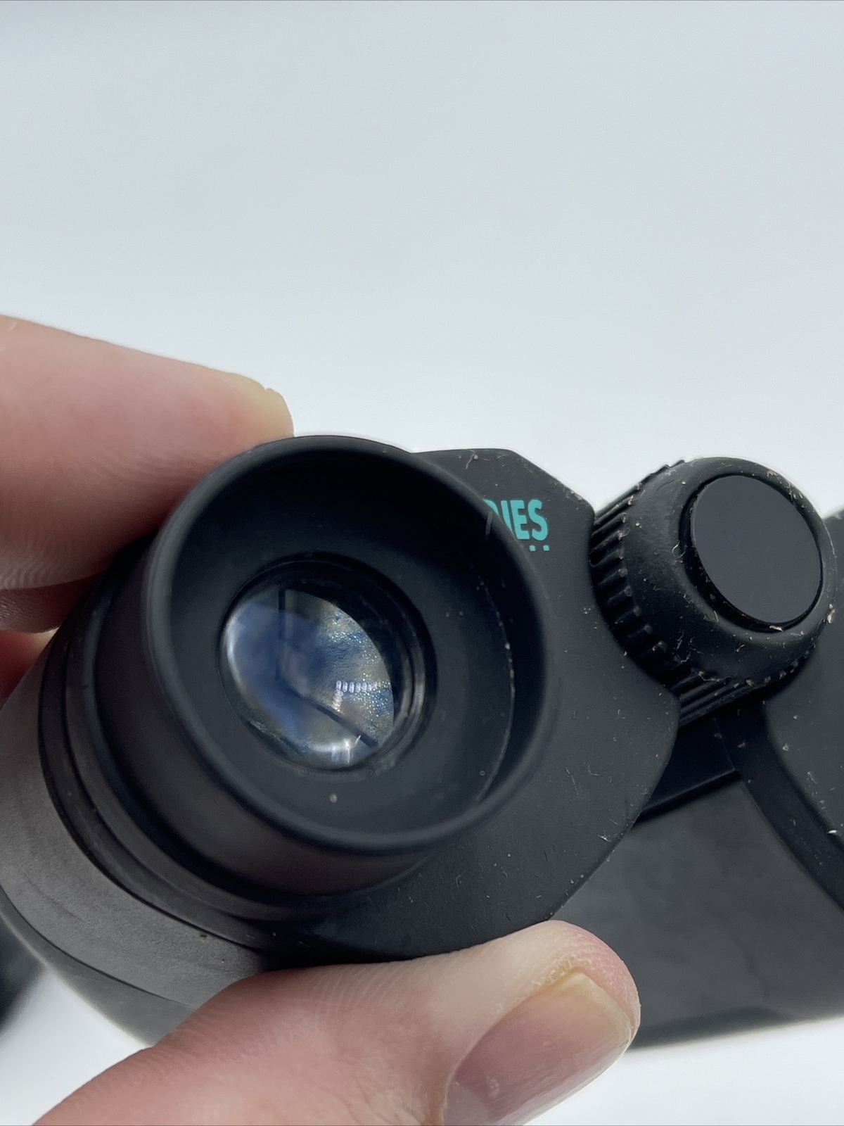 VIVITAR PV SERIES POINT OF VIEW COMPACT BINOCULARS 8x22 & LEATHER CASE eBay