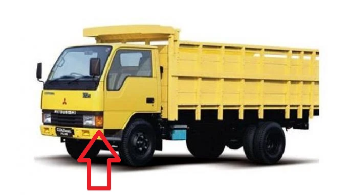 MITSUBISHI FUSO CANTER FE434 FE444 FRONT INDICATOR LAMP LH NEW Foto 2 de 4