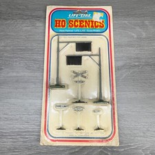 HO Scale Life-Like Scenics Tell-Tale With R.R. Signs 01121 Train Accessories
