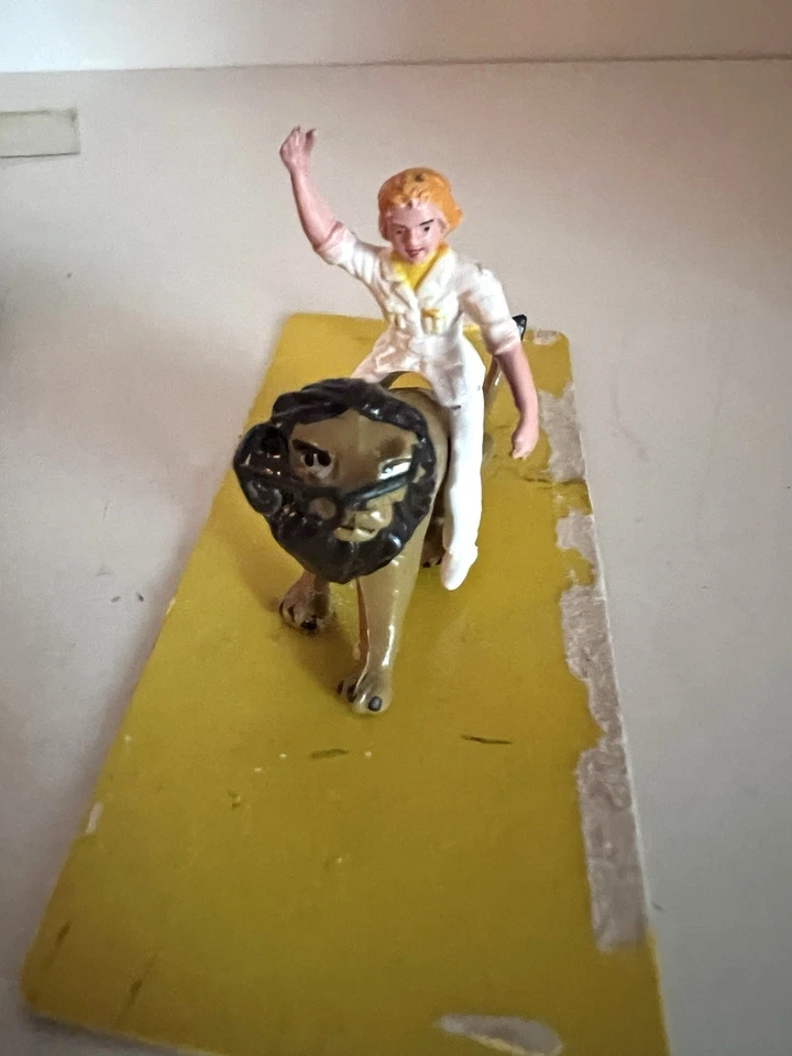 CORGI TOYS DAKTARI GIFT SET-GS7-NEAR MINT IN ORIGINAL BOX - MUST SEE SET WOW!! - Image 3 of 4