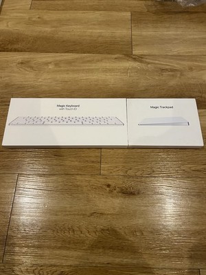 Original Apple Magic Keyboard mit Touch ID UK Layout & Magic Trackpad Originalverpackt Sehr guter Zustand