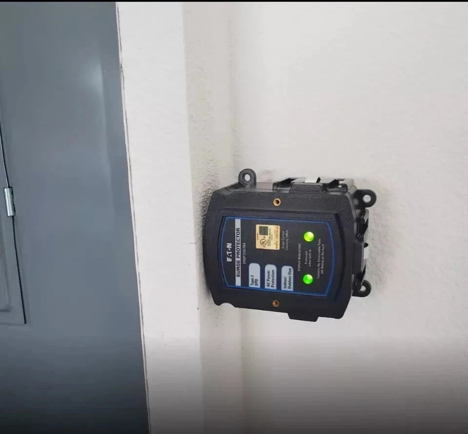 EATON CHSPT2ULTRA Ultimate Surge Protection 3rd Edition, 2.38" Length, 5.25" - Image 2 of 4