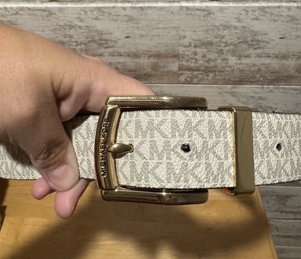 Cinto feminino Michael Kors tamanho médio - Imagem 2 de 2